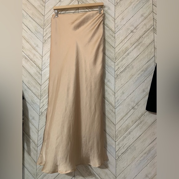 Love Sadie champagne satin maxi skirt - Picture 2 of 6